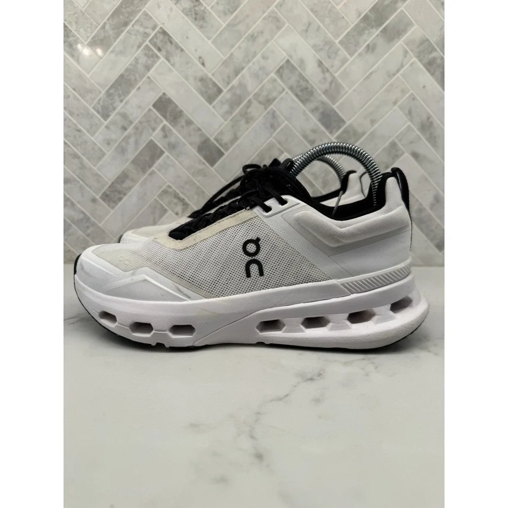 On Cloud Cloudnova Running Shoes Womens Size 8.5 White Athletic Lace Up Sneakers